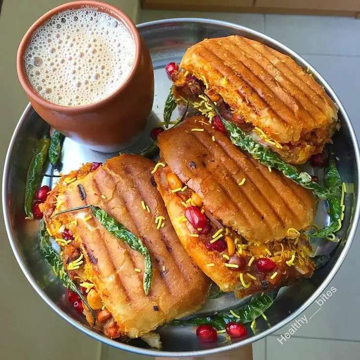 Street-Style  Bun Buff With Masala / Ginger Tea /Tasty Dish