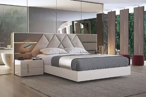 Monarch's Choice: The Pinnacle of Bed Luxury
