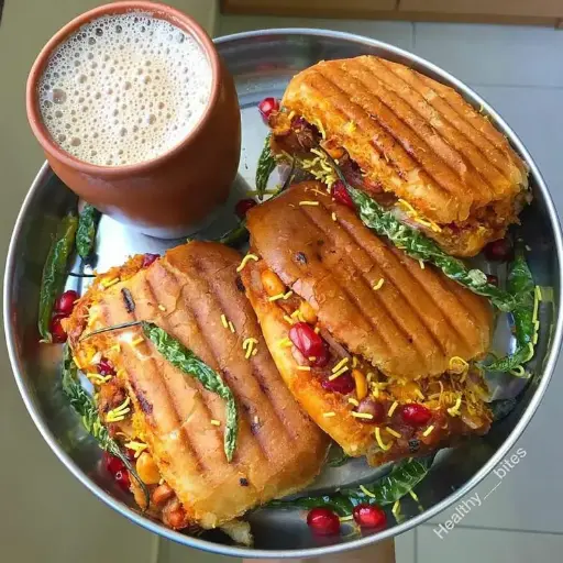 Street-Style  Bun Buff With Masala / Ginger Tea /Tasty Dish