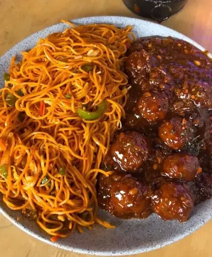 Chawmin with Manchurian